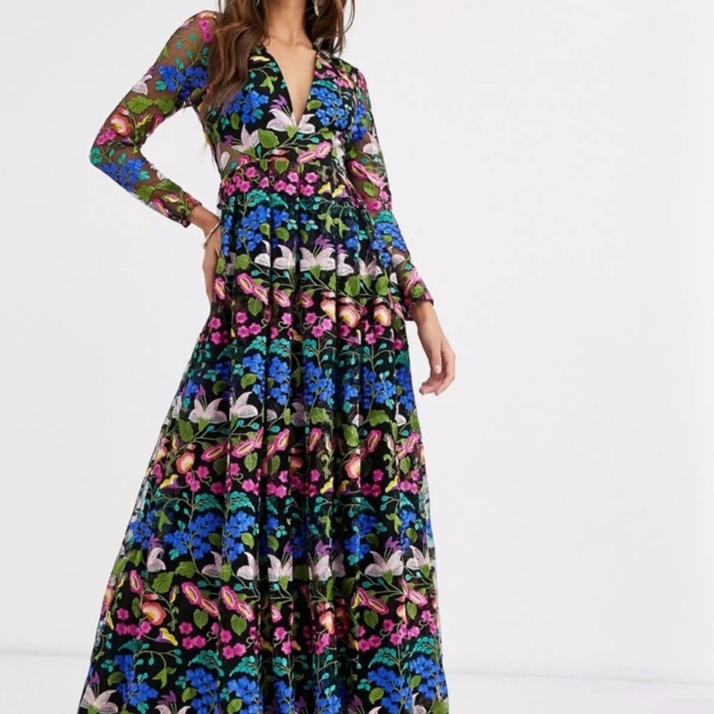 Floral fairycore backless maxi dress. plunge neck.  NWT.  Size 8. - Picture 2 of 5